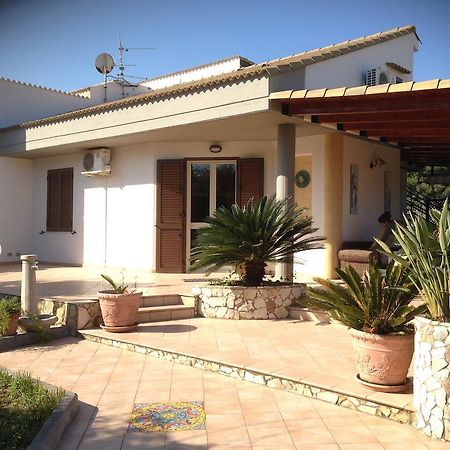 Perla Del Mare Affittacamere Campofelice Di Roccella Exterior foto
