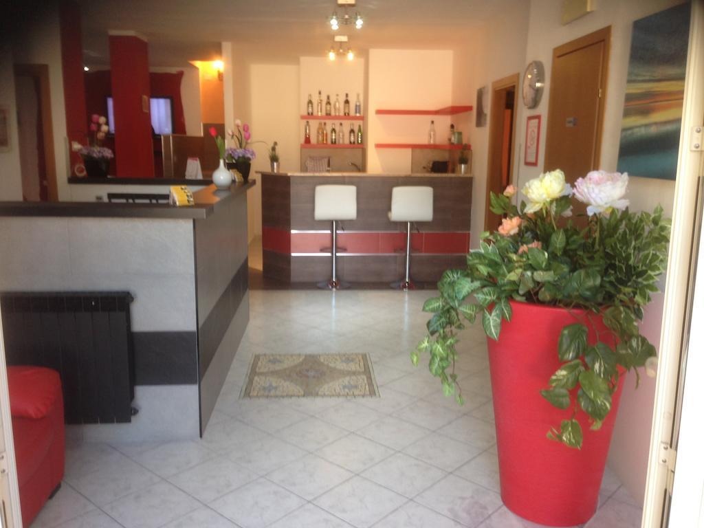 Perla Del Mare Affittacamere Campofelice Di Roccella Exterior foto