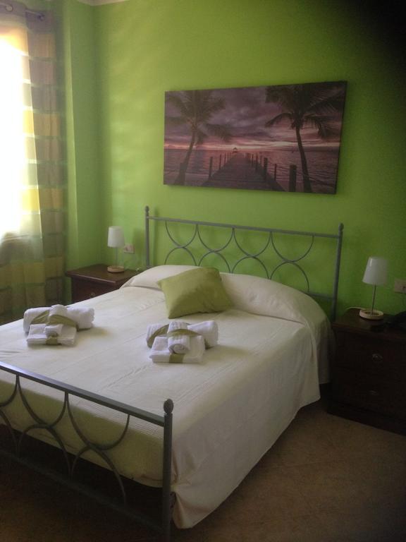 Perla Del Mare Affittacamere Campofelice Di Roccella Habitación foto