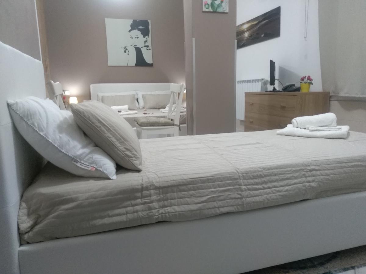Perla Del Mare Affittacamere Campofelice Di Roccella Exterior foto