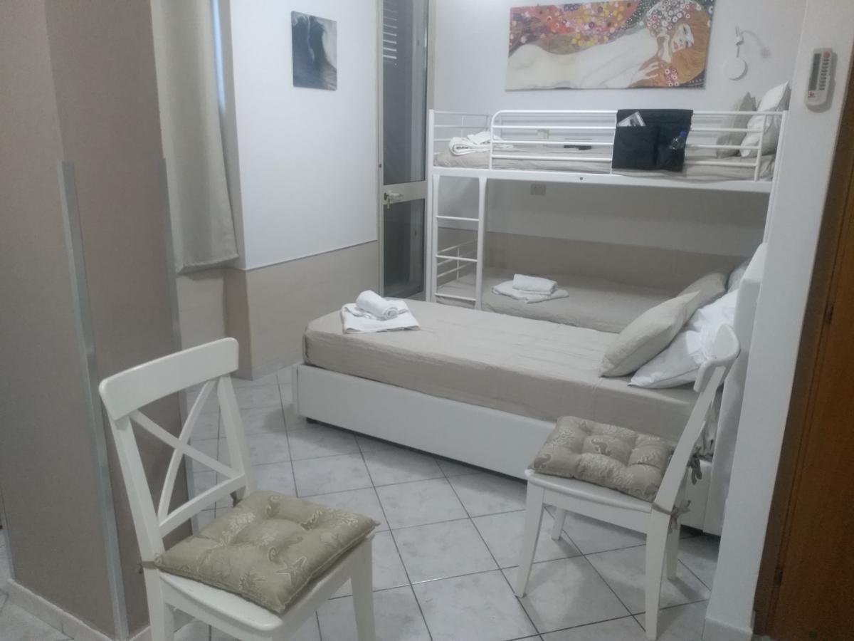 Perla Del Mare Affittacamere Campofelice Di Roccella Exterior foto