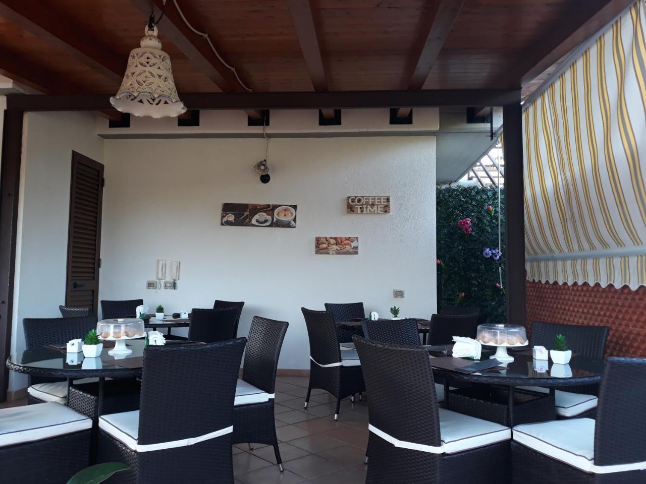 Perla Del Mare Affittacamere Campofelice Di Roccella Exterior foto
